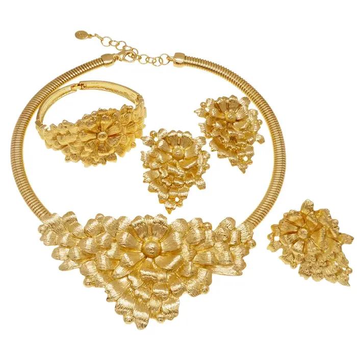 Bijoux plaqués or pour femmes