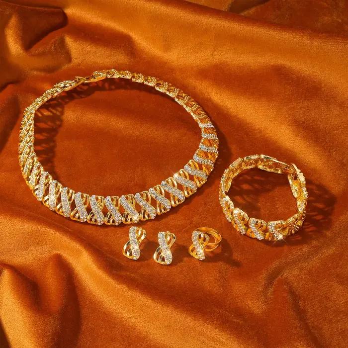Ensemble de bijoux plaqués or 18 carats