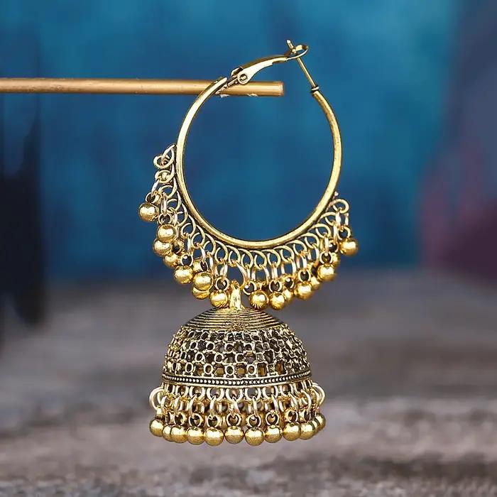 Ensemble de Boucles d'Oreilles et Bagues à Pompon pour Femme
