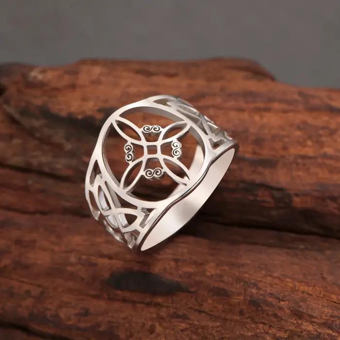 Bague en acier inoxydable à nœud de sorcière vintage pour engagement et occasions spéciales unisexe avec choix de couleur et taille