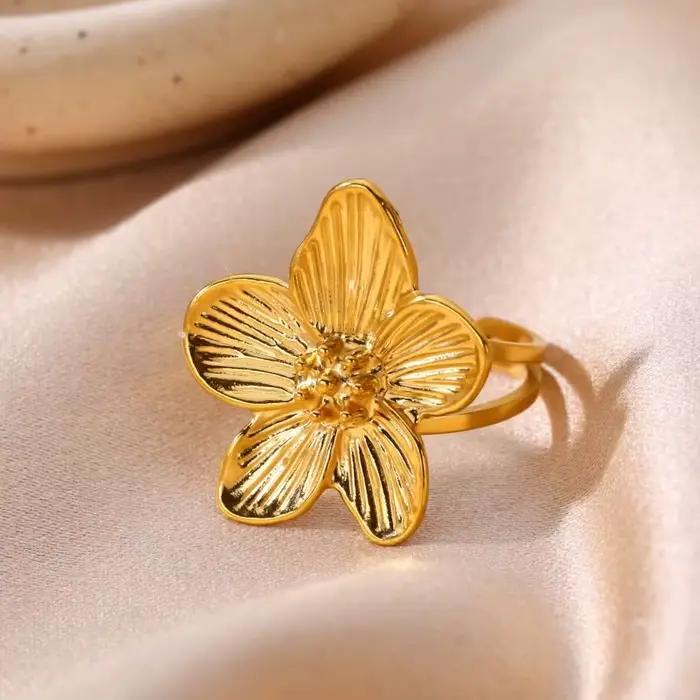 Bagues vintage grandes fleurs pour femmes plaquées or 18 carats acier inoxydable texturé ajustables bijoux esthétiques pour fête cadeau occassions générales