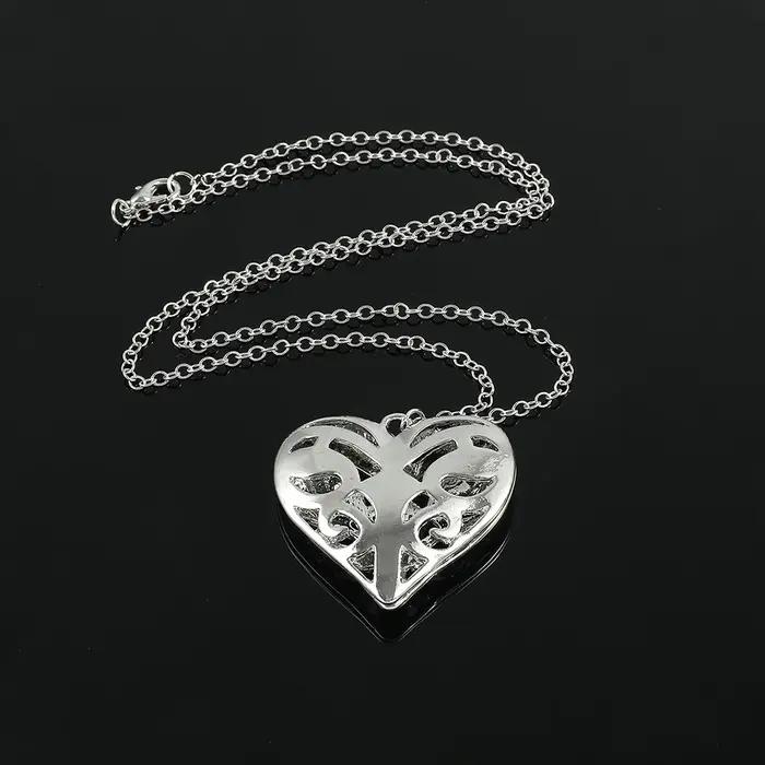 The Vampire Diaries Collier Originals Famille Caroline Forbes Filigrane Coeur Médaillon Réel Vervain