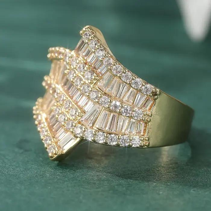 Bague de fiançailles élégante et luxueuse pour dames