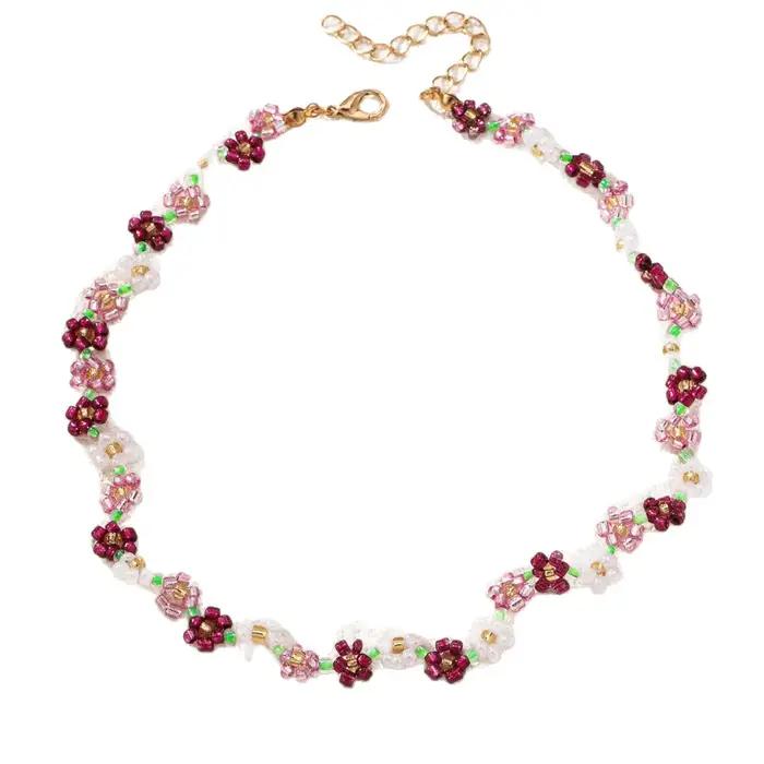 Collier en forme de pétale fabriqué à la main