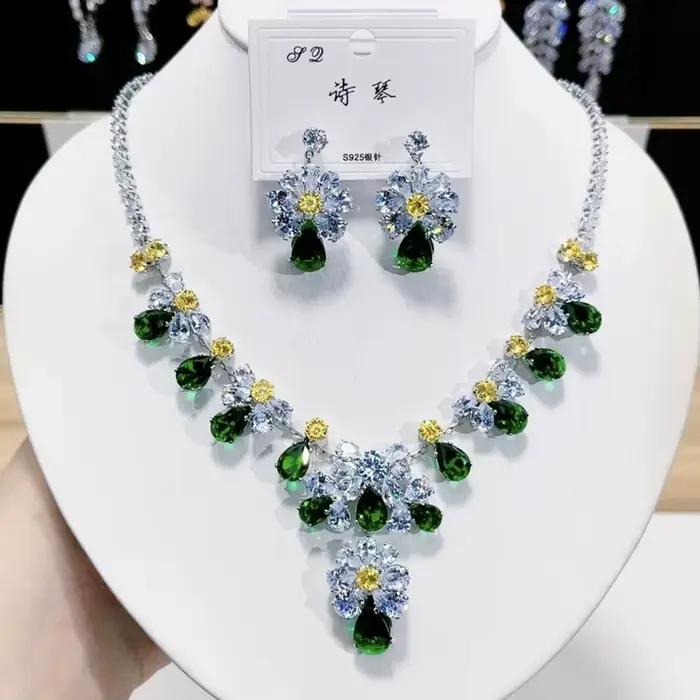 Ensemble de boucles d'oreilles et collier à fleurs vertes en Zircon pour femmes, 2025