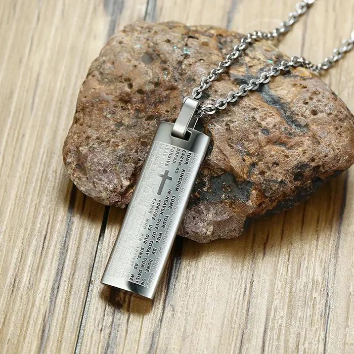 Pendentifs espagnols plaqués titane pour hommes