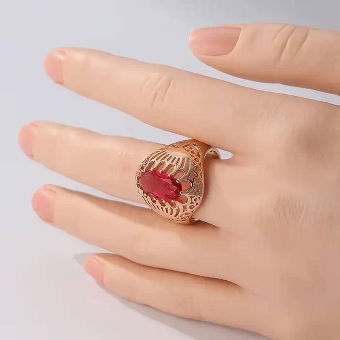 Bague vintage pour femme incrustée de CZ rouge, couleur or tendance, gravée à la main, motif géométrique, pour usage quotidien, bijoux de fête, cadeau d'anniversaire