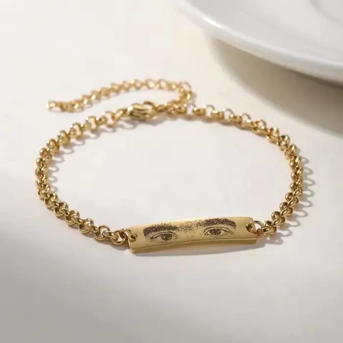 Bracelet Photo Yeux Personnalisé Cadeau pour Famille Père Couple Image Gravable Acier Inoxydable Occasions Spéciales