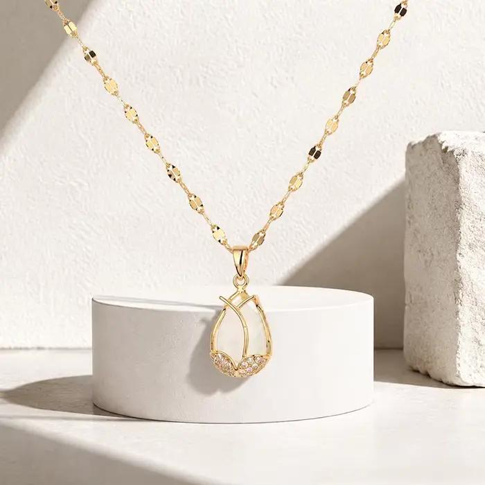 Collier pendentif tulipe plaqué or avec opale et zircon cubique délicat, bijou floral pour femme, idéal pour le quotidien