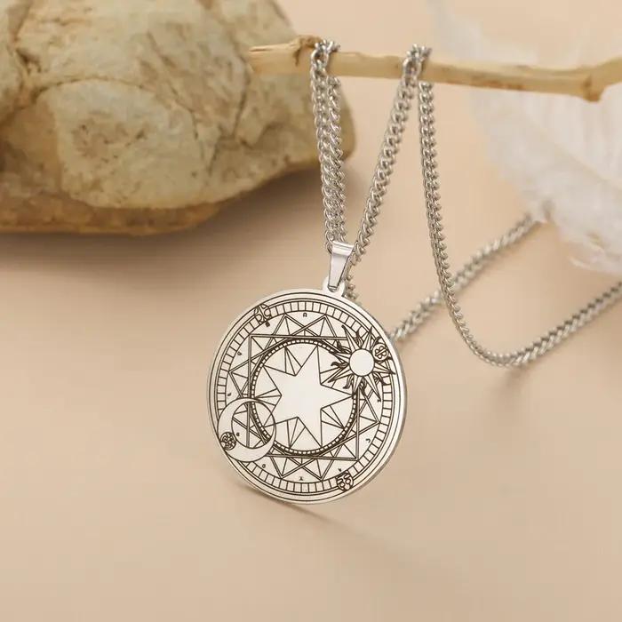 Amulette Magique Sun Sakura en Acier Inoxydable Cercle Magic Porte-Bonheur Collier Bijoux Unisexe Occasions Spéciales