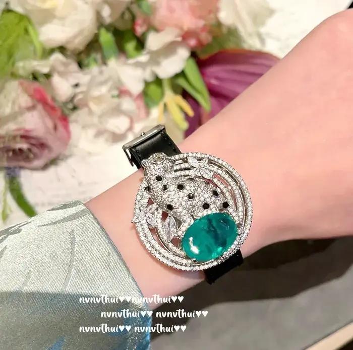 Ensemble de bijoux à pampilles léopard émeraude et tourmaline pour femmes