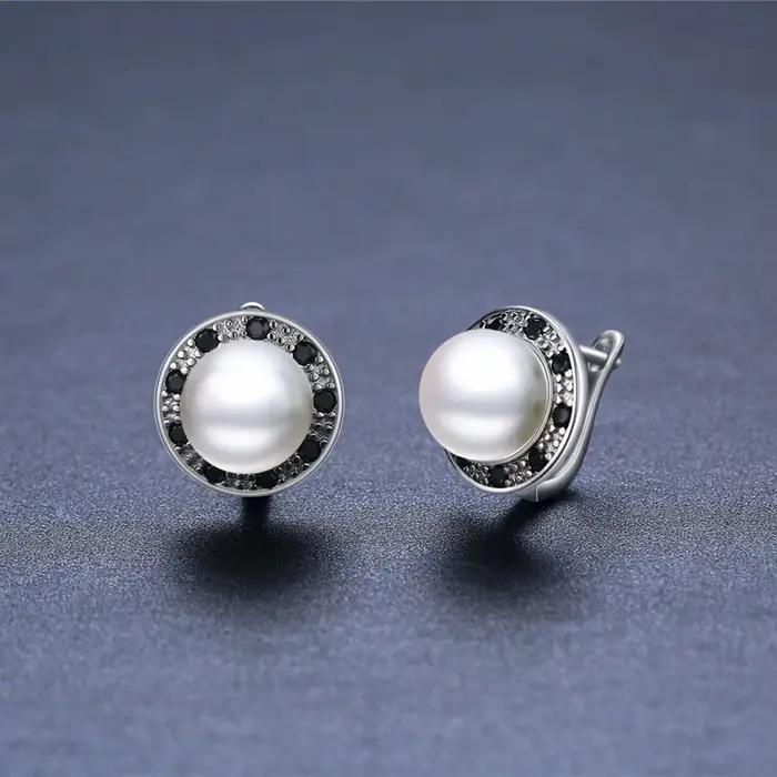 Boucles d'oreilles créoles rondes en perles noires Awn 2026 pour femmes