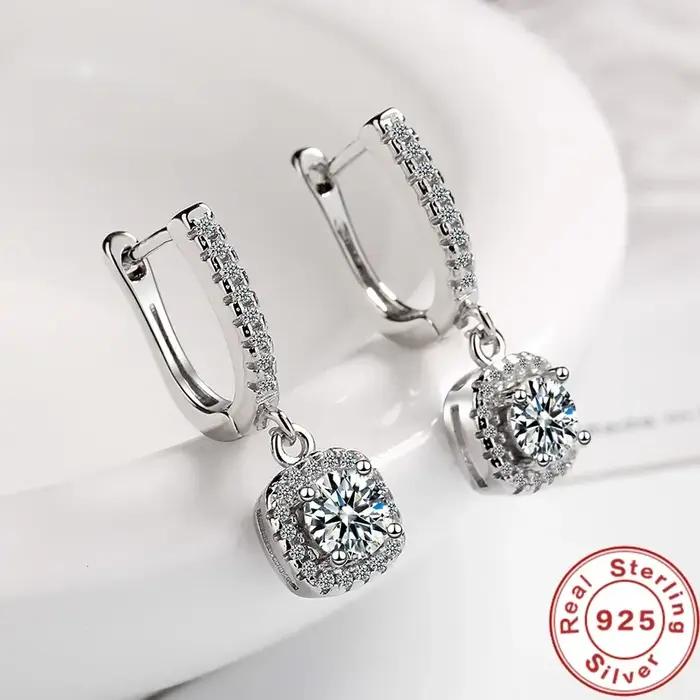 Boucle d'oreille Moissanite Huggie Hoop pour femme