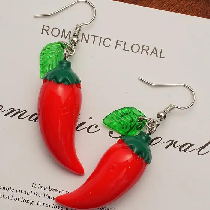 1 paire de boucles d'oreilles pendantes en forme de chili rouge et feuille verte à la mode