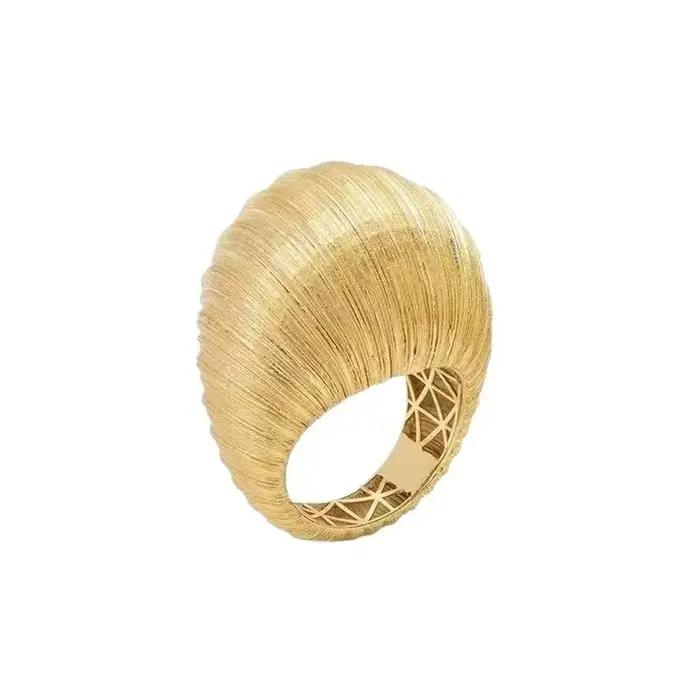 Anneau rond en arc artisanal en fil doré