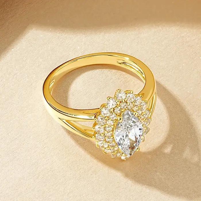 Rrjzz Bague de mariage de mariée en diamant simulé scintillant Marquise CZ Bagues de fiançailles plaquées or 14 carats pour femmes Bijoux tendance