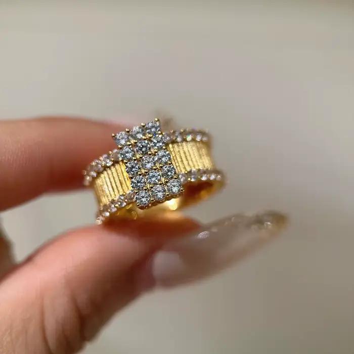 Bagues carrées de luxe légères pour femmes, rétro classique, incrustation de diamant, design unique, bague exquise, bijoux cadeau pour banquet de mariage