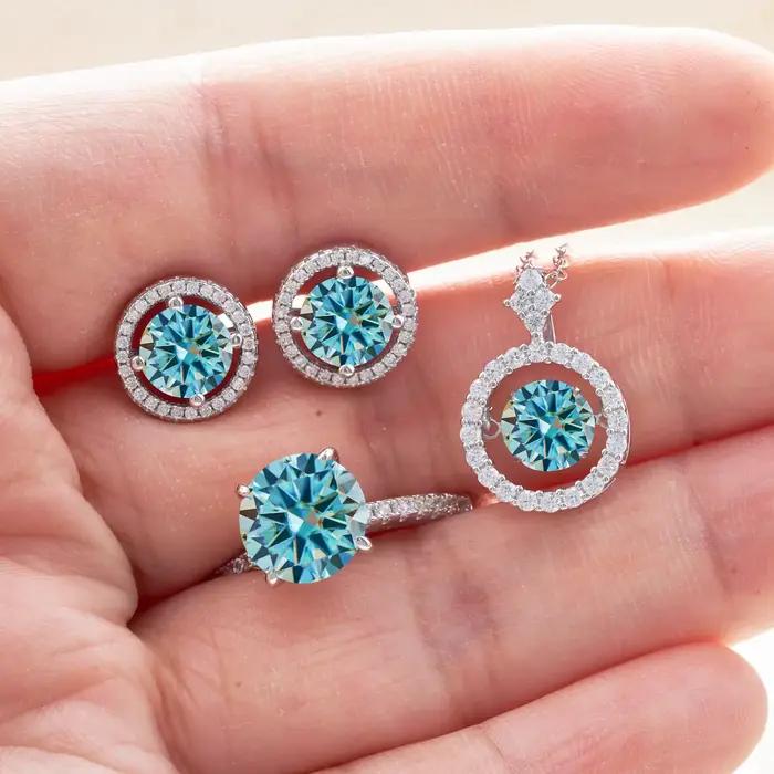 Parure de bijoux en diamant de laboratoire et moissanite Solitaire pour femme élégante, en argent sterling 925, comprenant boucles d'oreilles, bague, pendentif et collier, cadeau de joaillerie fine