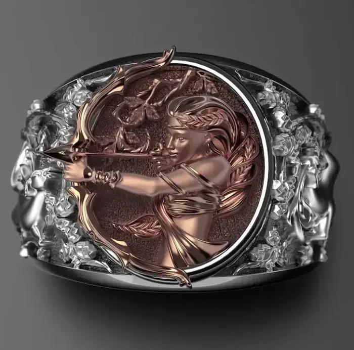 Bague ouverte polyvalente de style antique grec représentant la muse Artémis, bijou de couple haut de gamme de fabrication industrielle.