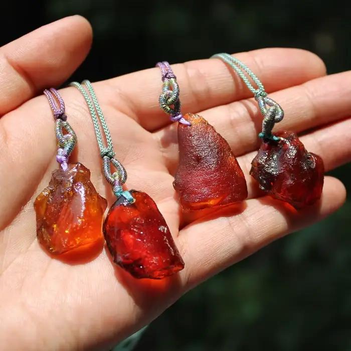 Unité une pièce naturel ambre brut cristal pierres précieuses collier pendentif pour bijoux cadeau