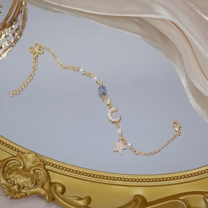 Bracelet bohème plaqué or 14 carats avec lune et étoile pour femme