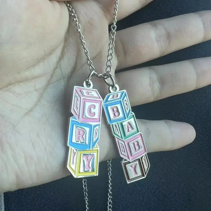 Collier Melanie série Martinez pendentif Cry Baby émail jaune clair or plaqué argent rhodium pour hommes femmes occasions spéciales