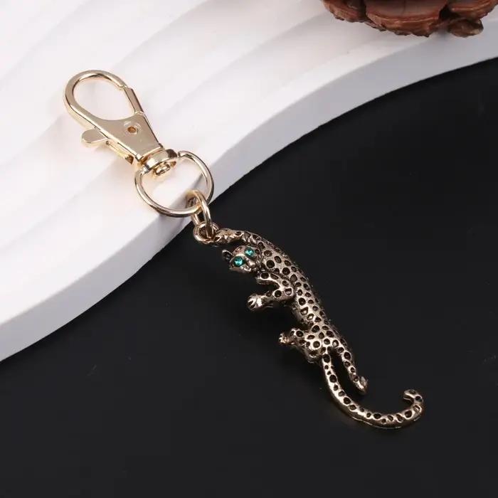 Porte-clés pendentif panthère Animal pour femmes, sac à main, breloques de voiture pour hommes, ornements, bijoux à la mode, cadeaux