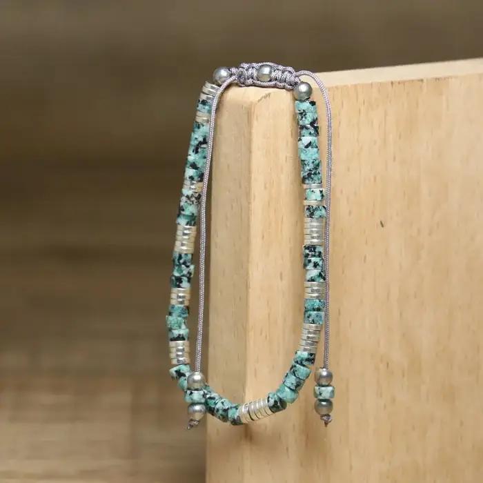 Bracelet Bohème en pierre agate rouge unique et personnalisable pour femmes et hommes occasions spéciales et quotidiennes