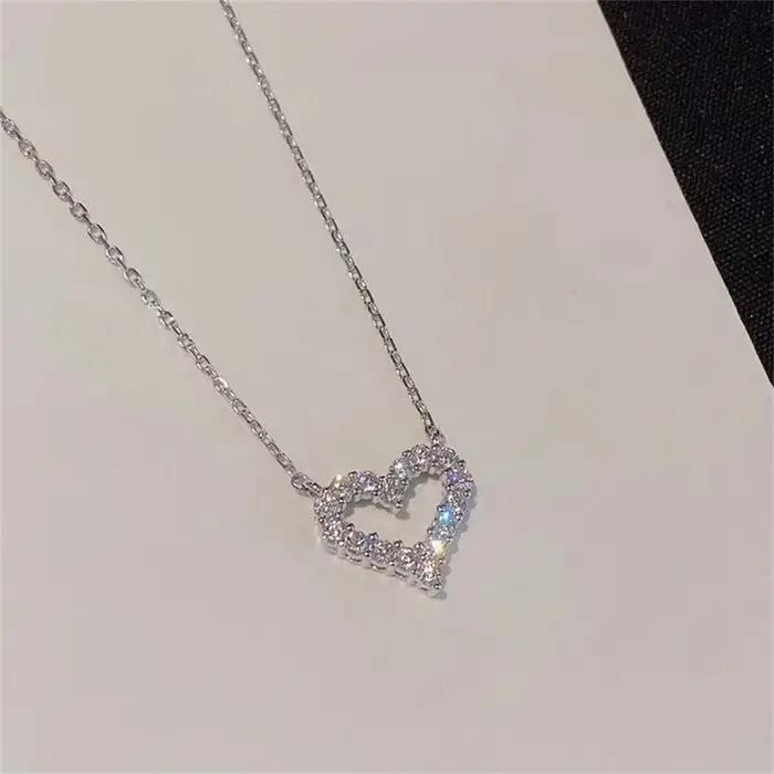 Kpop – collier avec pendentif d'amour creux en cristal pour femmes