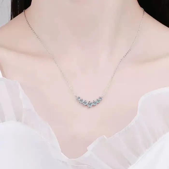 NANA VIVI Collier élégant et scintillant pour femme, accessoire de bijouterie
