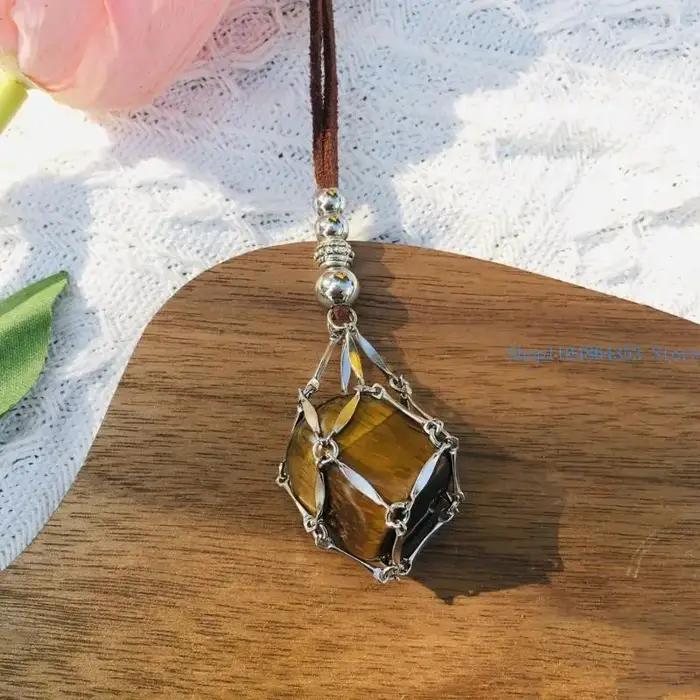 Collier en maille et corde réglable pour femme avec cage porte-pierre vide, design classique adaptable à toutes les occasions