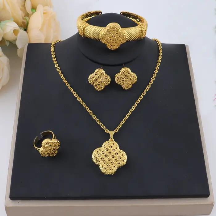 Ensemble de Bijoux Africains Plaqués Or 24 Carats Pour Fêtes de Mariage et Soirées Spéciales Collier Boucles d'Oreilles Bracelet Bague