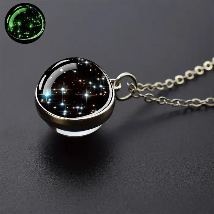 Collier boule de verre de nébuleuse de galaxie