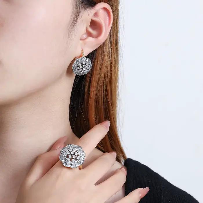 Boucles d oreilles creuses bicolores à grande fleur plaquées cuivre or 14 carats bijoux mode luxueux et exquis pour femmes occasions spéciales