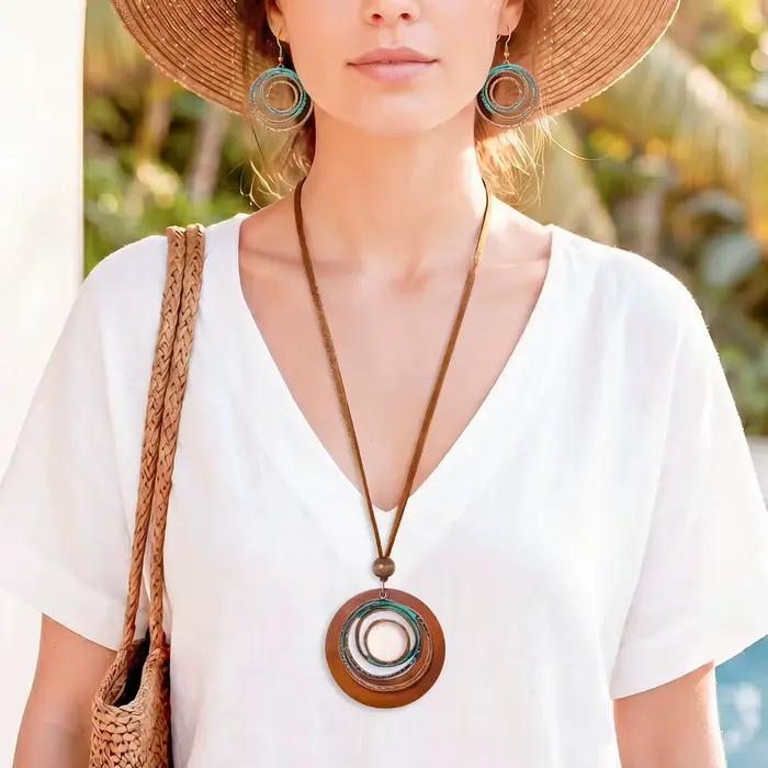 Ensemble de bijoux bohèmes avec collier en bois et boucles d'oreilles pour femmes occasions spéciales vintage style romantique