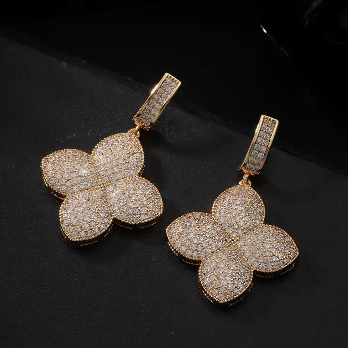 Ensemble de bijoux élégant collier et boucles d'oreilles trèfle sertis de zircone cubique plaqués or 18 carats pour femmes occasions spéciales soirée mariage