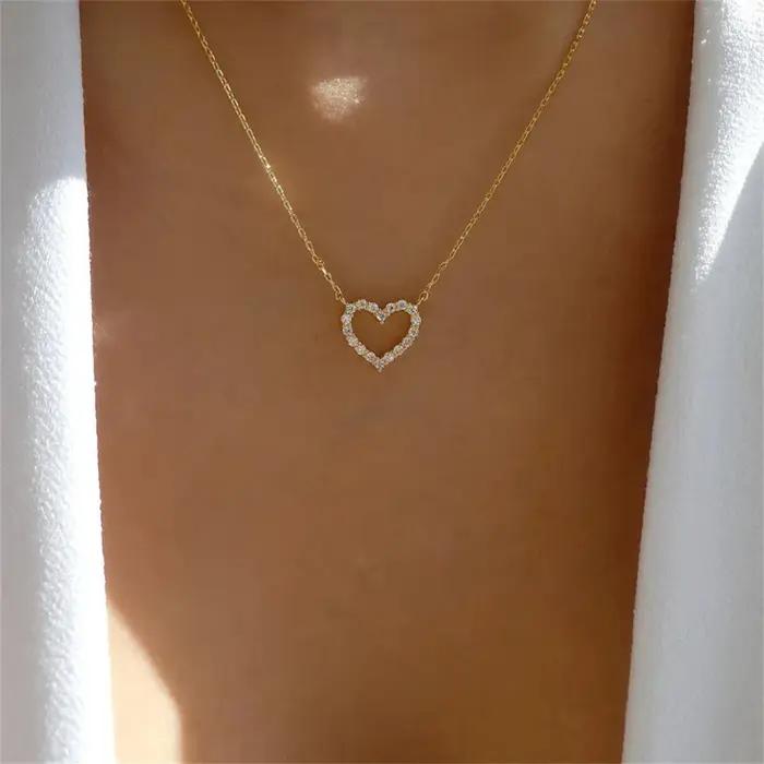 Kpop – collier avec pendentif d'amour creux en cristal pour femmes