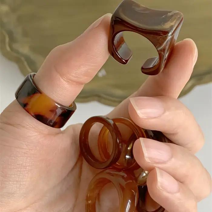 Bague à texture en mélange de résine de style bohème rétro, 7 pièces, pour femmes, à la mode et empilable, adaptée aux banquets quotidiens