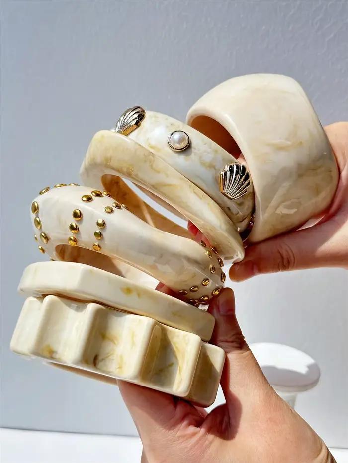 Nouvelle Collection automne/hiver: Bracelet en résine irrégulière géométrique blanc cassé, accessoire de bijoux à la mode pour femmes à large bande épaisse