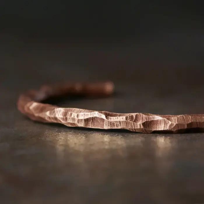 Bracelet de Manchette en Cuivre Martelé Style Vintage Viking Rétro Punk Accessoire Unisexe Occasions Spéciales Anniversaire Fêtes Noël