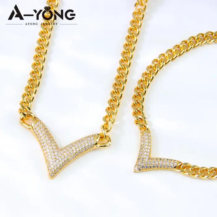 Collier en V et Bracelet en Or Plaqué 21 Carats Serti de Zircone Blanche Mode Bollywood Femme Occasions Spéciales