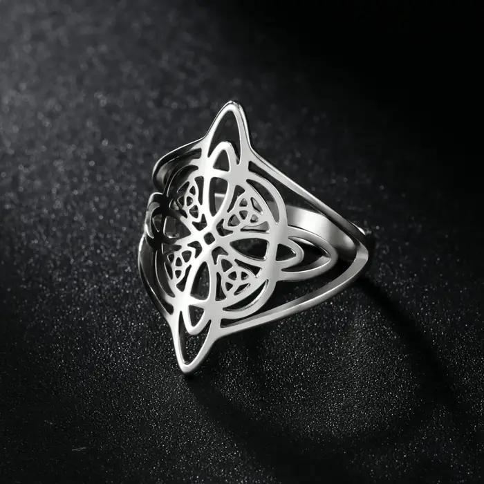 Anneau de protection Witches Knot en acier inoxydable plaqué or pour femmes, bijou symbolique de protection et d'élégance pour toutes les occasions spéciales
