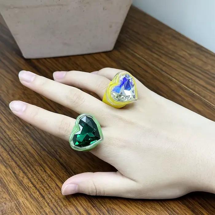 Bague en résine colorée en forme de cœur, avec cadre Transparent, accessoire de luxe en diamant, bague élégante pour dames