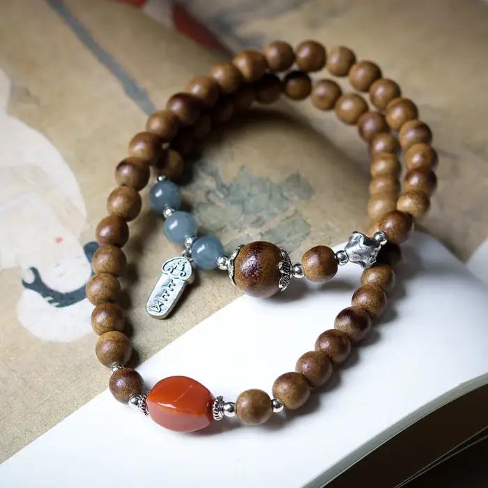 Bracelet en bois d'agar à double boucle avec pendentif porte-bonheur en argent 925 et perles d'agate rouge – Cadeaux