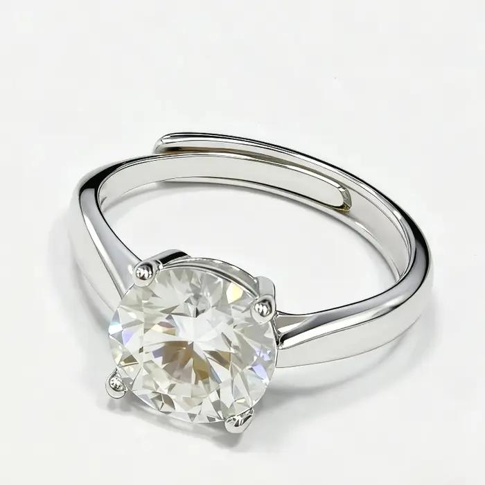 Une bague en argent 925 de haute qualité