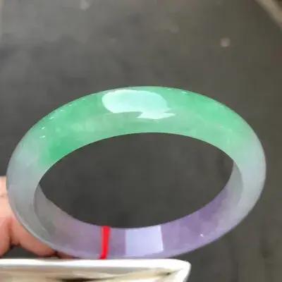 Bracelet en jadeite de jade birman vert glacé avec certificat d'évaluation pour femme occassions spéciales