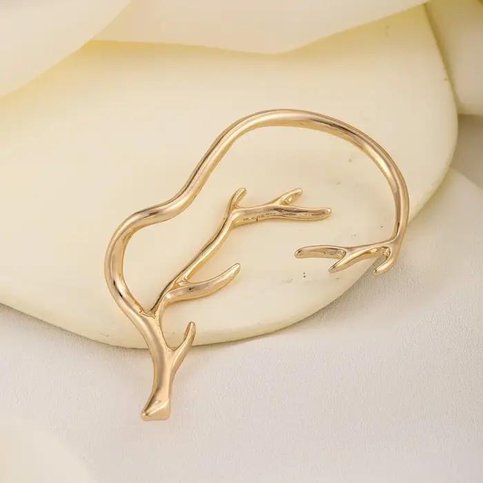 1 boucle d'oreille en forme de cerf à motif géométrique avec crochets pour les oreilles