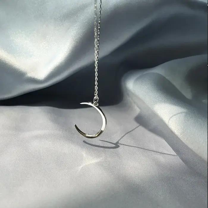 Collier ras du cou en corail rouge pour femmes