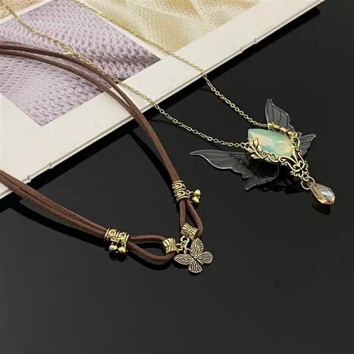 Collier vintage avec pendentif ailes en strass, bijou de cou en cristal, ras-de-cou papillon superposable, chaîne de clavicule double couche élégante