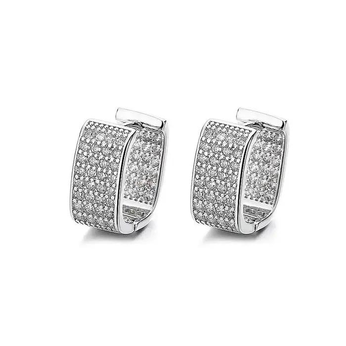 Boucles d'oreilles carrées en acier inoxydable élégantes pour femmes avec zircon CZ pour occasions spéciales et style géométrique